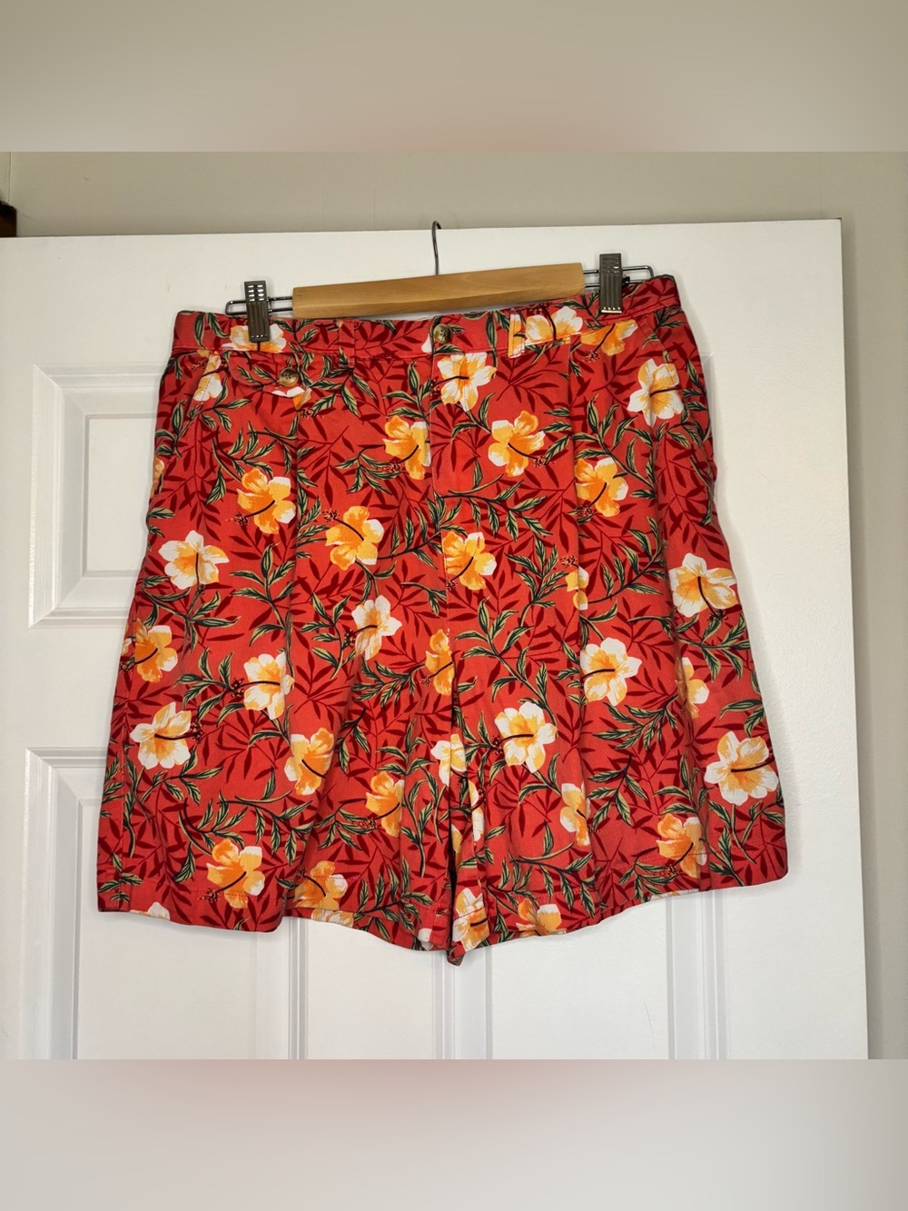90s Vintage Hibiscus Print Shorts Hawaiian Print Fun Size 12 Cotton White Stag